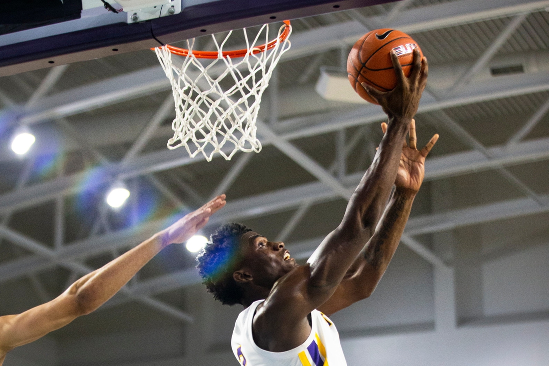 Montverde's Jalen Duren shoots the ball during the GEICO Nationals Tournament boys championship game at Suncoast Credit Union Arena in Fort Myers on Saturday, April 3, 2021. Montverde Academy (Florida) beat Sunrise Christian Academy (Kansas) 62-52.

Ndn 0403 Ad Geico Nationals Boys 020