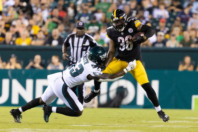 Aug 12, 2021; Philadelphia, Pennsylvania, USA; Pittsburgh Steelers running back Jaylen Samuels (38) makes a catch against Philadelphia Eagles linebacker Rashad Smith (53) during the third quarter at Lincoln Financial Field. Mandatory Credit: Bill Streicher-USA TODAY Sports