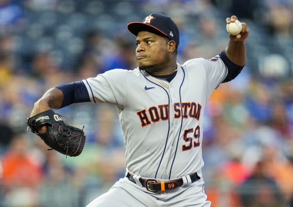 17 Aug 2021; Kansas City, Missouri, USA; Houston Astros startkanna Framber Valdez (59) platser mot Kansas City Royals under den första omgången på Kauffman Stadium. Obligatorisk kredit: Jay Biggerstaff-USA Today Sports