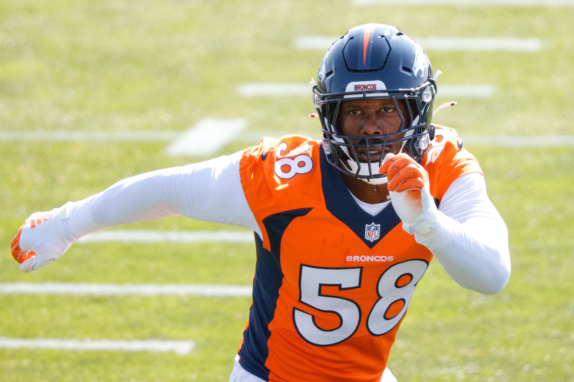 Denver Broncos star Von Miller has a new contract, new role and new  responsibilities