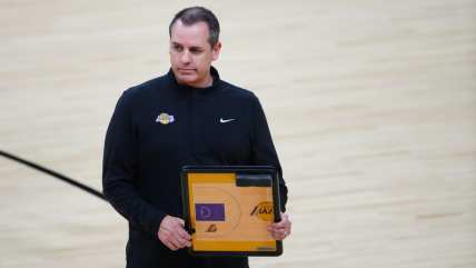 Los Angeles Lakers sign coach Frank Vogel to contract extension