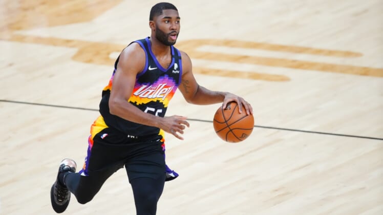 Jun 1, 2021; Phoenix, Arizona, USA; Phoenix Suns guard E'Twaun Moore (55) against the Los Angeles Lakers during game five in the first round of the 2021 NBA Playoffs at Phoenix Suns Arena. Mandatory Credit: Mark J. Rebilas-USA TODAY Sports