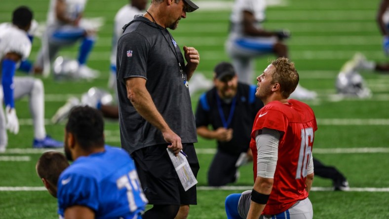 Lions coach Dan Campbell talks with QB Jared Goff during warmups before a team practice at Ford Field on Saturday, Aug. 7, 2021.

Fordfieldpractice 080721 Kp6