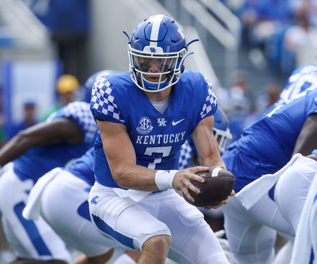 Kentucky quarterback Will Levis hands off in the second half against the ULM Warhawks on Saturday at Kroger Field in Lexington.

Catswarhawks29