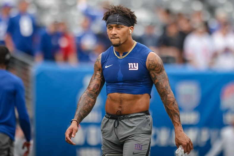 Aug 29, 2021; East Rutherford, New Jersey, USA; New York Giants tight end Evan Engram (88) warms up before the game against the New England Patriots at MetLife Stadium. Mandatory Credit: Vincent Carchietta-USA TODAY Sports