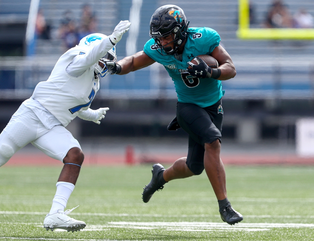 WATCH: No. 16 Coastal Carolina Chanticleers rally, hold off Buffalo 28-25