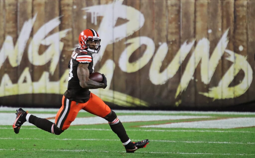 Cleveland Browns wide receiver Odell Beckham Jr. (13) rushes for yards after a reception during the first half of an NFL football game at FirstEnergy Stadium, Thursday, Sept. 17, 2020, in Cleveland, Ohio. [Jeff Lange/Beacon Journal]

Browns 17