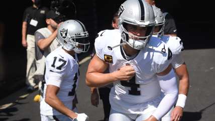 WATCH: Las Vegas Raiders’ Derek Carr throws incredible deep TD vs. Pittsburgh Steelers