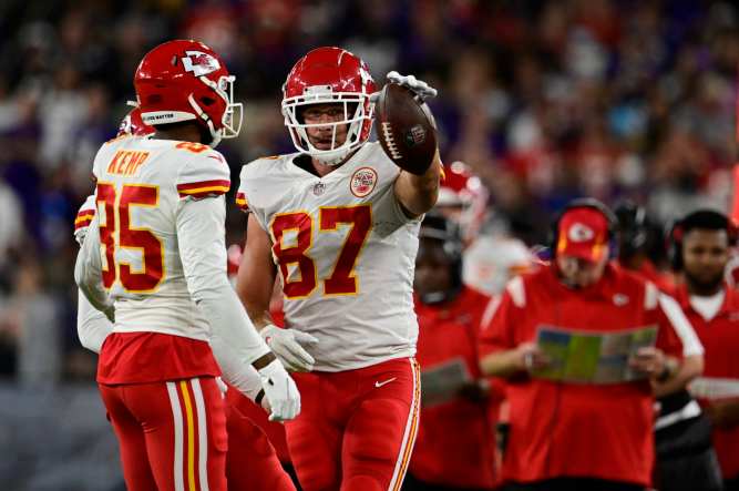 WATCH: Kansas City Chiefs' Travis Kelce with absurd TD catch