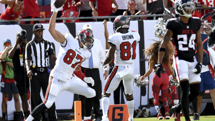 WATCH: Tampa Bay Buccaneers' Rob Gronkowski catches two more touchdowns