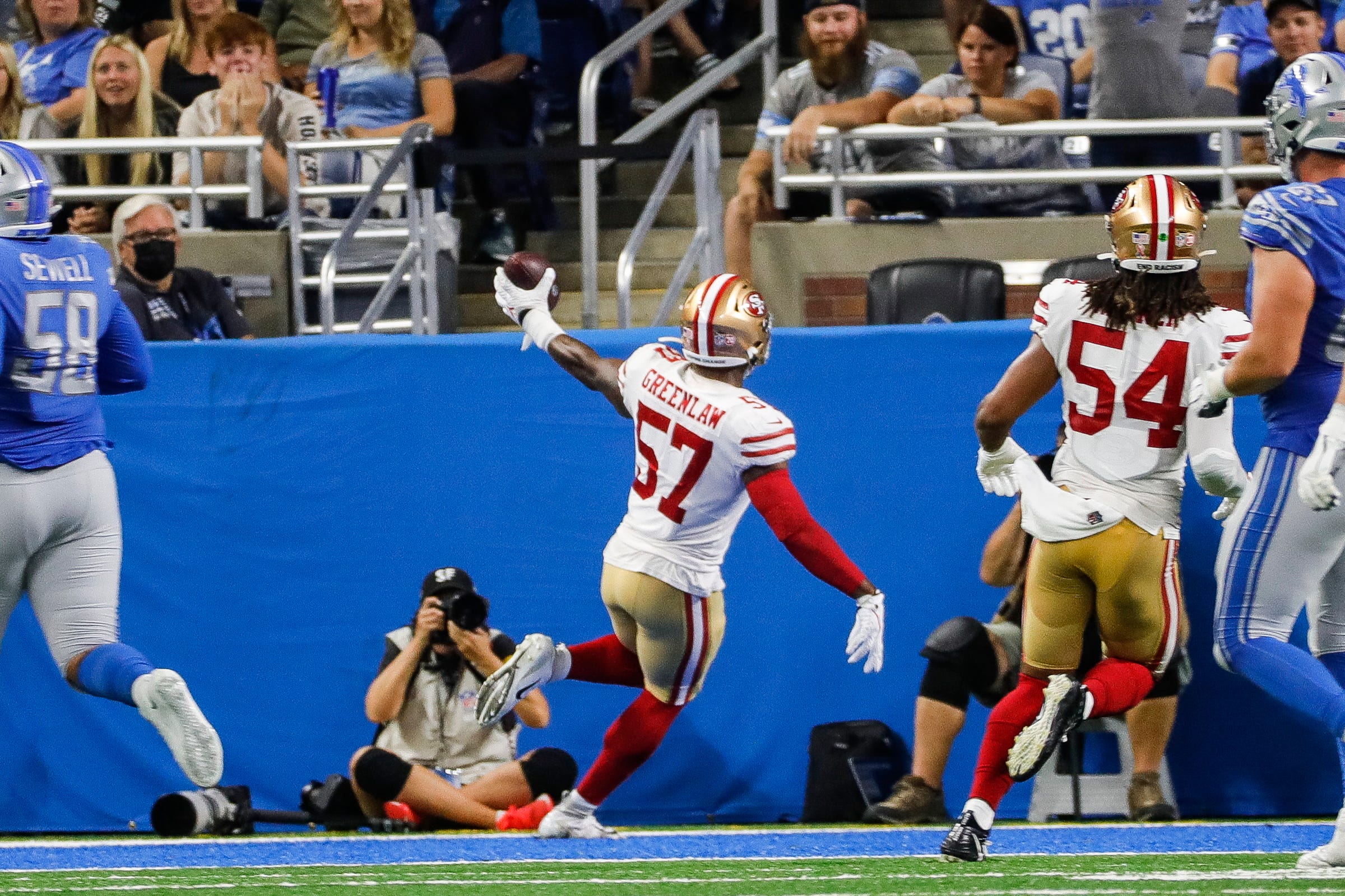 San Francisco 49ers outside linebacker Dre Greenlaw (57) during an NFL  football game against the New Orleans Saints, Sunday, Nov. 15, 2020, in New  Orleans. (AP Photo/Tyler Kaufman Stock Photo - Alamy