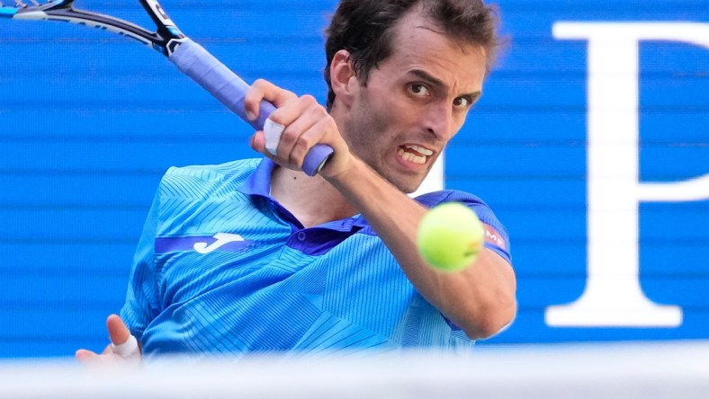 Sep 2, 2021; Flushing, NY, USA; Albert Ramos-Vinolas of Spain hits to Alexander Zverev of Germany on day four of the 2021 U.S. Open tennis tournament at USTA Billie King National Tennis Center. Mandatory Credit: Robert Deutsch-USA TODAY Sports