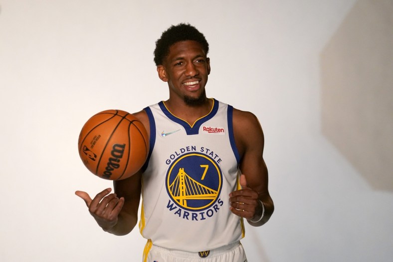 Sep 27, 2021; San Francisco, CA, USA; Golden State Warriors guard Langston Galloway (7) during Media Day at the Chase Center. Mandatory Credit: Cary Edmondson-USA TODAY Sports