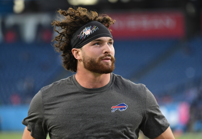 Buffalo Bills' tight end Dawson Knox broke hand against Tennessee Titans