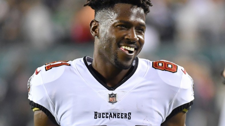 Oct 14, 2021; Philadelphia, Pennsylvania, USA; Tampa Bay Buccaneers wide receiver Antonio Brown (81) against the Philadelphia Eagles at Lincoln Financial Field. Mandatory Credit: Eric Hartline-USA TODAY Sports