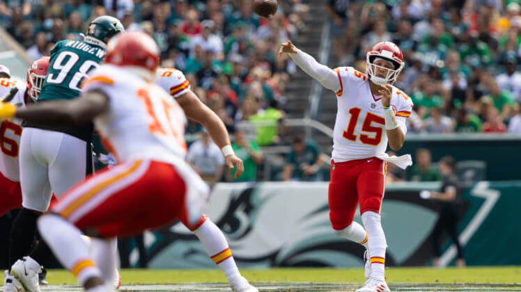 WATCH: Patrick Mahomes Tosses Underhand Touchdown Vs Eagles