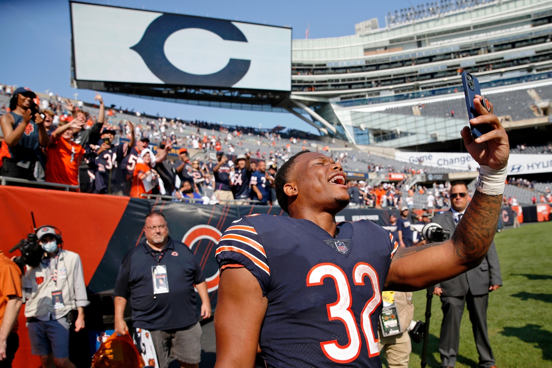 Chicago Bears running back David Montgomery (32) celebrates after