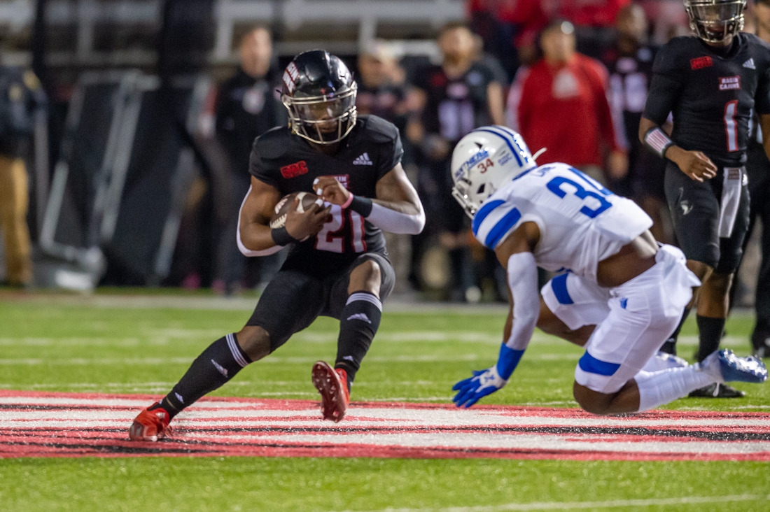 Chris Smith runs the ball as The Louisiana Ragin Cajuns take on Georgia State at Cajun Field in Lafayette, LA. Thursday, Nov. 4, 2021.

Cajuns Vs Georgia State 3378