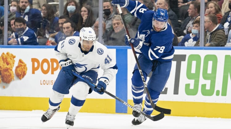 WATCH: Toronto Maple Leafs rally late, top Tampa Bay Lightning in overtime