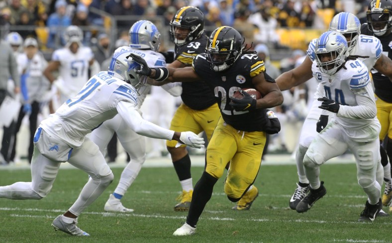 Nov 14, 2021; Pittsburgh, Pennsylvania, USA;  Pittsburgh Steelers running back Najee Harris (22) carries the ball against the Detroit Lions during the second quarter at Heinz Field. Mandatory Credit: Charles LeClaire-USA TODAY Sports