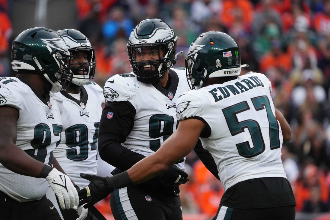 Philadelphia Eagles agree to 1-year extension with linebacker T.J.