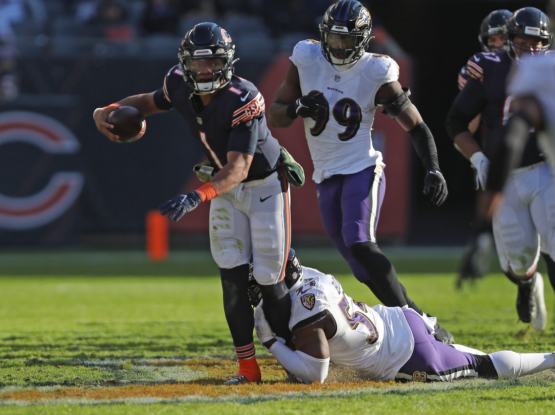 CHICAGO, IL - NOVEMBER 21: Baltimore Ravens Outside linebackers