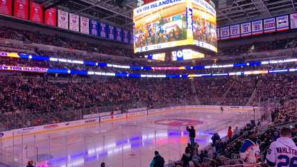 Inside UBS Arena: New York Islanders loud, but disappointing home opener