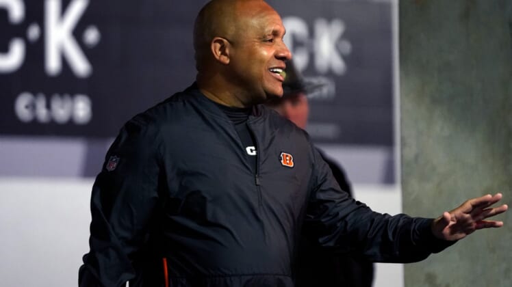 Nov 25, 2018; Cincinnati, OH, USA; Cincinnati Bengals special assistant to the head coach Hue Jackson takes the field during warmups prior to the game against the Cleveland Browns at Paul Brown Stadium. Mandatory Credit: Aaron Doster-USA TODAY Sports