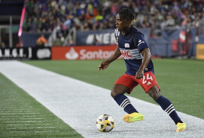 New England Revolution defender DeJuan Jones signs extension through 2024