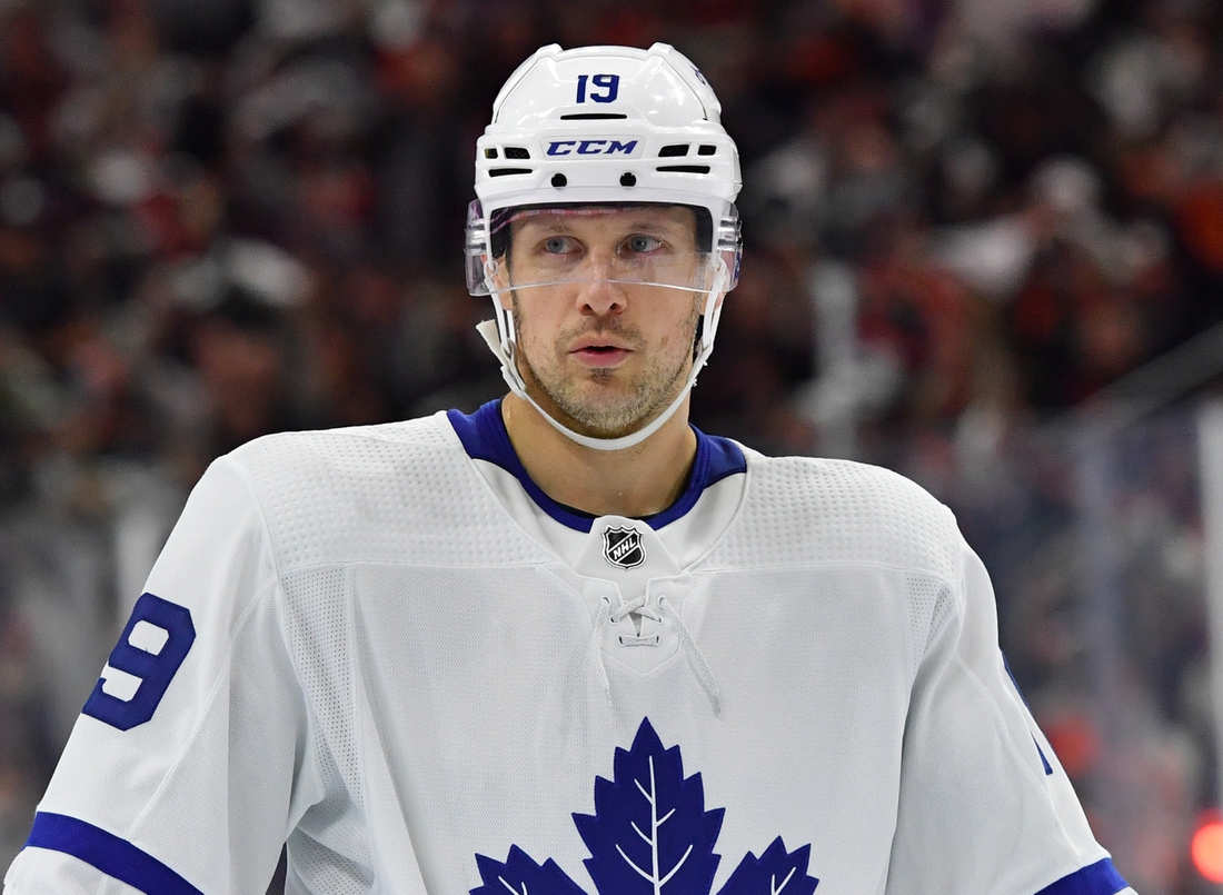 Nov 10, 2021; Philadelphia, Pennsylvania, USA; Toronto Maple Leafs center Jason Spezza (19) against the Philadelphia Flyers at Wells Fargo Center. Mandatory Credit: Eric Hartline-USA TODAY Sports