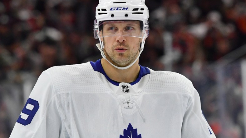 Nov 10, 2021; Philadelphia, Pennsylvania, USA; Toronto Maple Leafs center Jason Spezza (19) against the Philadelphia Flyers at Wells Fargo Center. Mandatory Credit: Eric Hartline-USA TODAY Sports