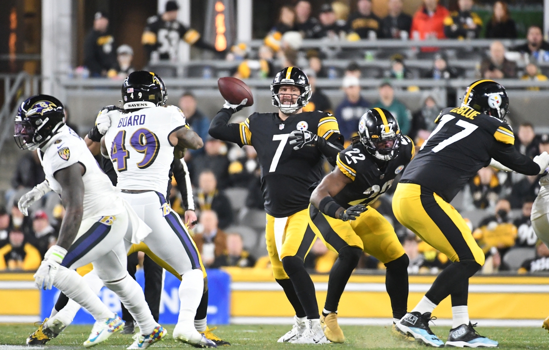 RECAP: Pittsburgh Steelers score late, hold off Baltimore Ravens