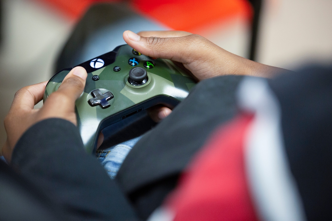 Camarii Flowers plays during a esports team practice at Mt. Pleasant Middle School in Mt. Pleasant, Tenn., on Monday, Nov. 29, 2021.