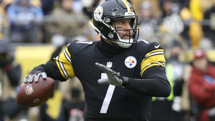 Dec 19, 2021; Pittsburgh, Pennsylvania, USA;  Pittsburgh Steelers quarterback Ben Roethlisberger (7) passes against the Tennessee Titans during the first quarter at Heinz Field. Mandatory Credit: Charles LeClaire-USA TODAY Sports