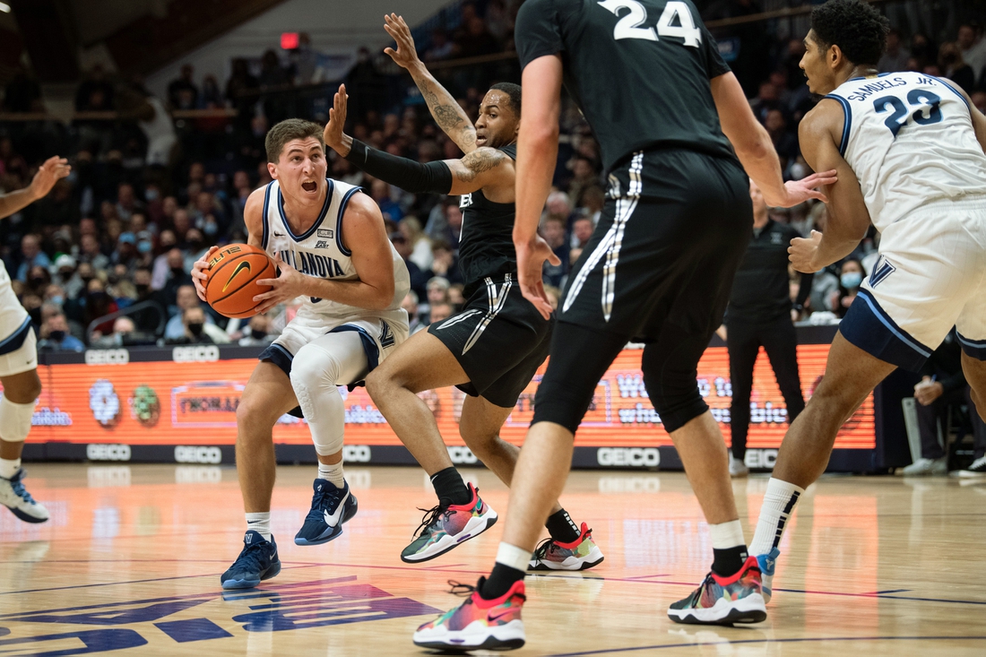 Big Second Half Carries No. 23 Villanova Past No. 18 Xavier