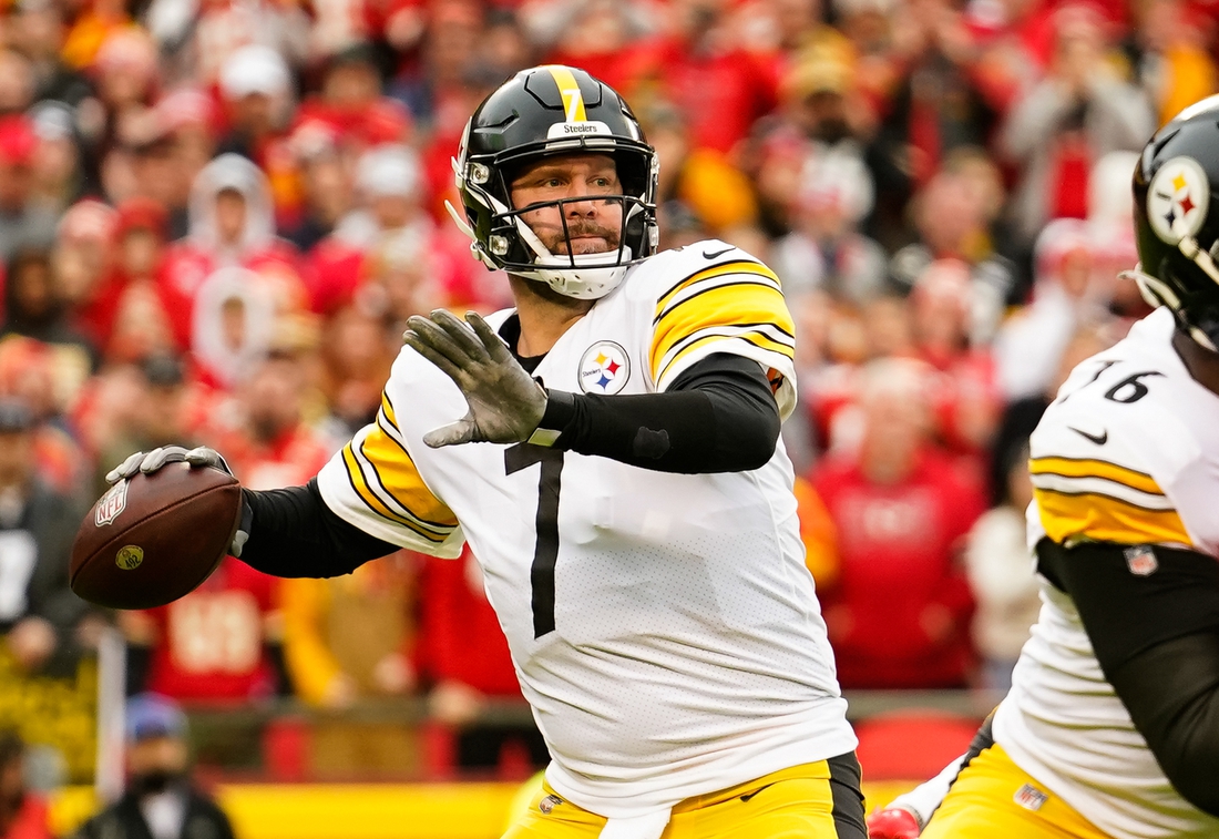 Dec 26, 2021; Kansas City, Missouri, USA; Pittsburgh Steelers quarterback Ben Roethlisberger (7) throws a pass against the Kansas City Chiefs during the first half at GEHA Field at Arrowhead Stadium. Mandatory Credit: Jay Biggerstaff-USA TODAY Sports