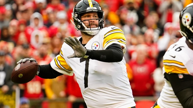 Dec 26, 2021; Kansas City, Missouri, USA; Pittsburgh Steelers quarterback Ben Roethlisberger (7) throws a pass against the Kansas City Chiefs during the first half at GEHA Field at Arrowhead Stadium. Mandatory Credit: Jay Biggerstaff-USA TODAY Sports