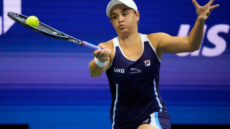 Sep 4, 2021; Flushing, NY, USA; 
Ashleigh Barty of Australia hits to Shelby Rogers of the USA on day six of the 2021 U.S. Open tennis tournament at USTA Billie Jean King National Tennis Center. Mandatory Credit: Robert Deutsch-USA TODAY Sports