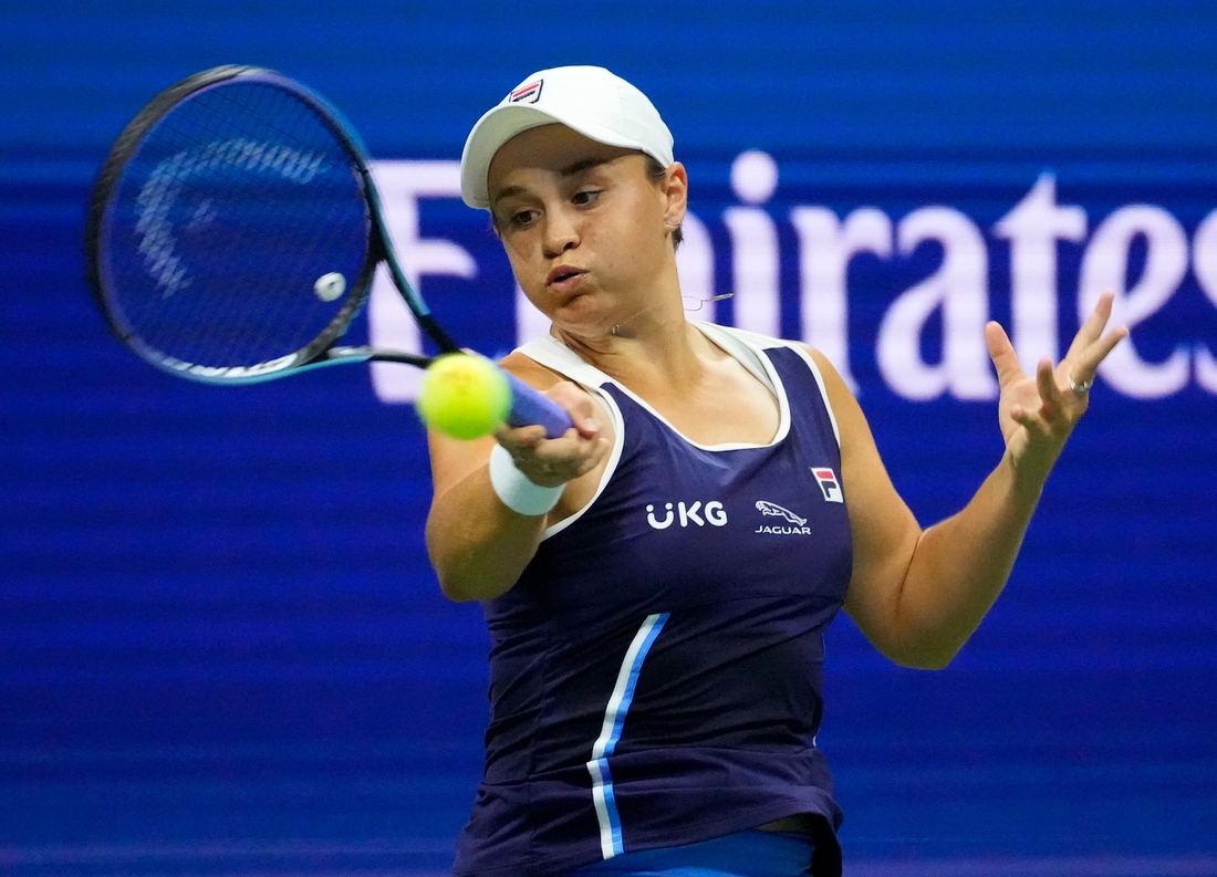 Sep 4, 2021; Flushing, NY, USA; 
Ashleigh Barty of Australia hits to Shelby Rogers of the USA on day six of the 2021 U.S. Open tennis tournament at USTA Billie Jean King National Tennis Center. Mandatory Credit: Robert Deutsch-USA TODAY Sports