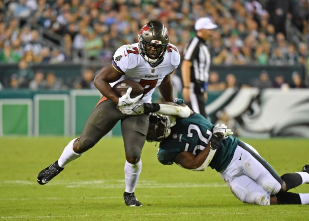 Running backs return for Bucs, Eagles