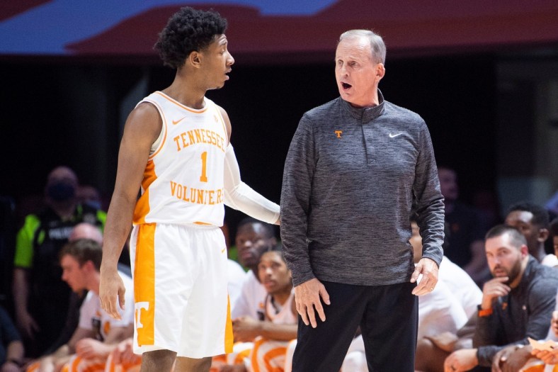 Tennessee Head Coach Rick Barnes speaks with Tennessee guard Kennedy Chandler (1) during a basketball game between the Tennessee Volunteers and the Arizona Wildcats at Thompson-Boling Arena in Knoxville, Tenn., on Wednesday, Dec. 22, 2021.

Kns Vols Arizona Hoops Bp