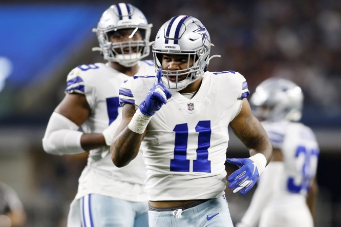 Cowboys' Micah Parsons, Tyron Smith off COVID list