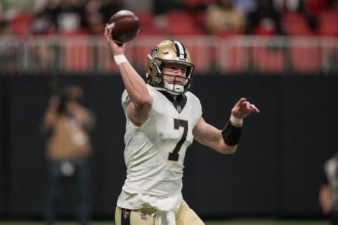 New Orleans Saints at Atlanta Falcons on January 9, 2022