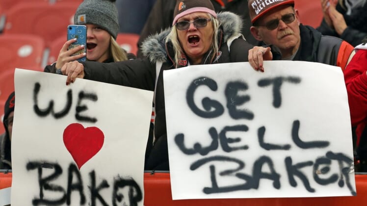A Cleveland Browns fan shows support for quarterback Baker Mayfield during the first half against the Cincinnati Bengals, Sunday, Jan. 9, 2022, in Cleveland.

Browns 19 1
