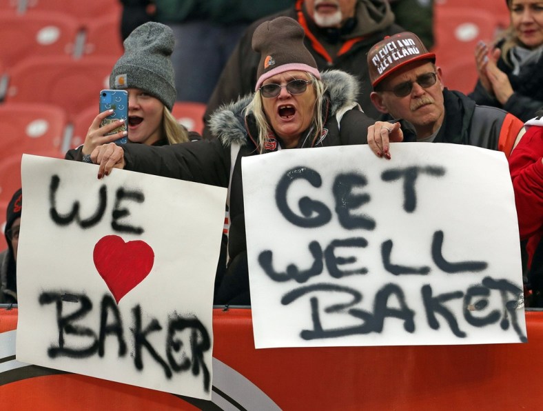 A Cleveland Browns fan shows support for quarterback Baker Mayfield during the first half against the Cincinnati Bengals, Sunday, Jan. 9, 2022, in Cleveland.

Browns 19 1