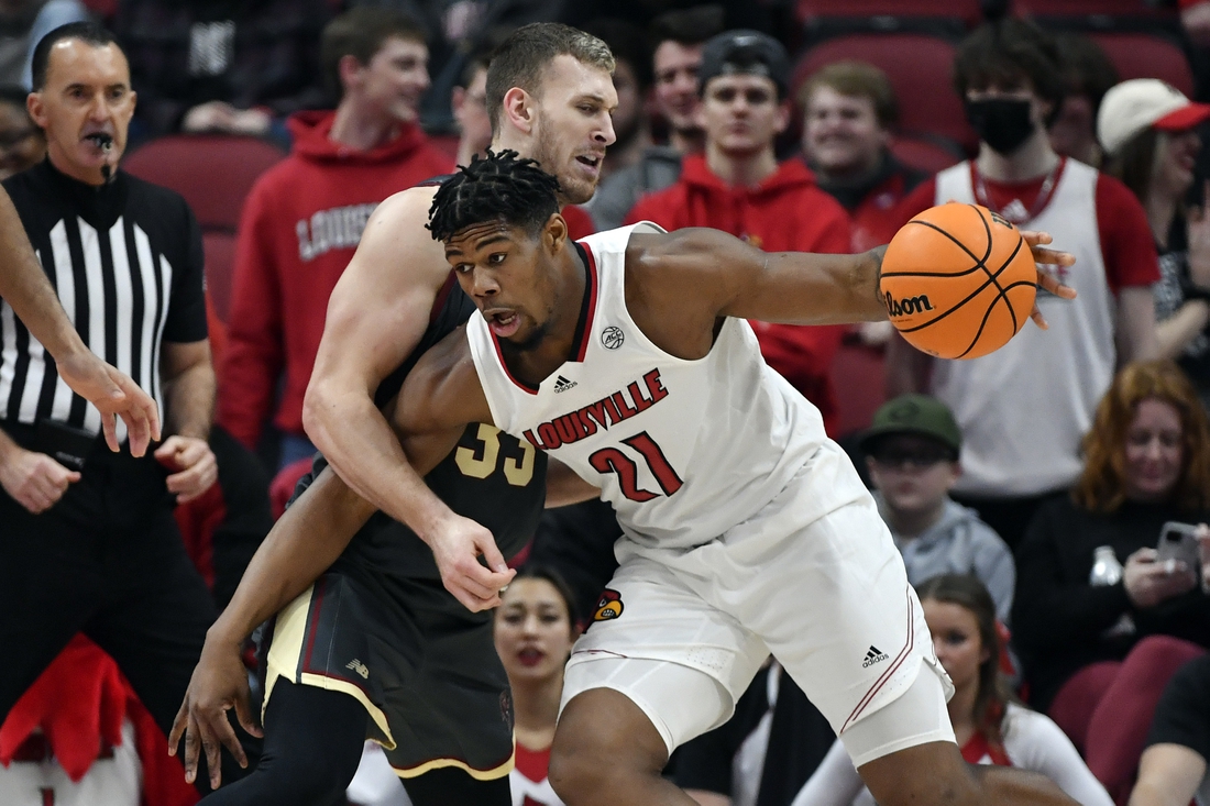 Louisville Pulls Away To Beat Boston College