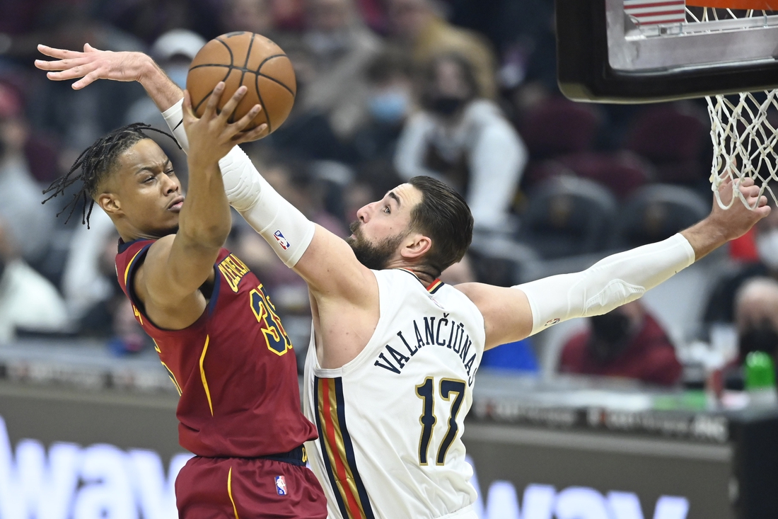 Cavaliers finish strong to top Pelicans