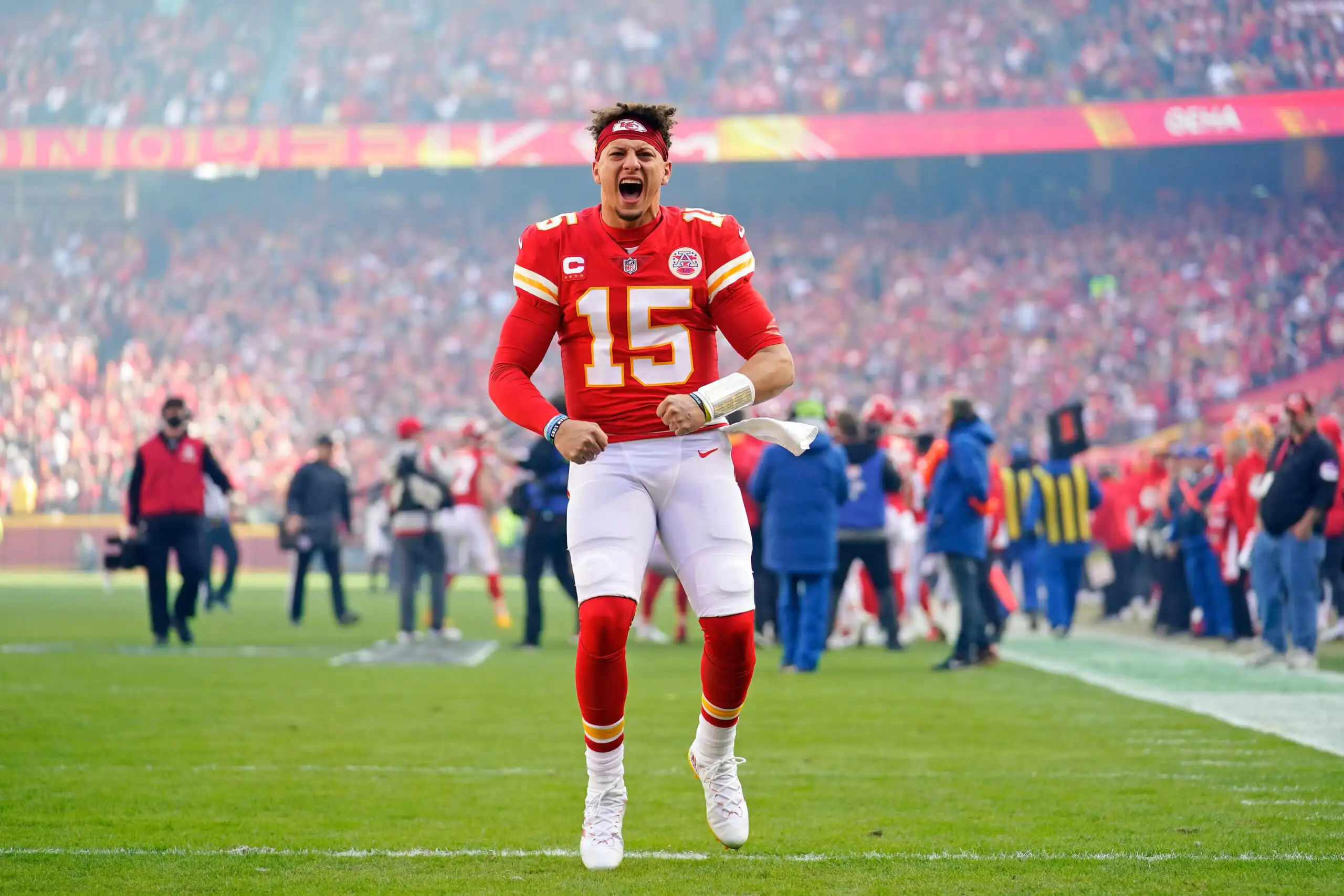 Football World Reacts to Chiefs Returning To AFC Championship Game