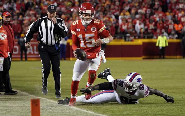 NFL world reacts to insane Kansas City Chiefs, Buffalo Bills playoff game