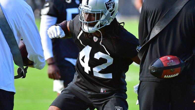 Raiders linebacker